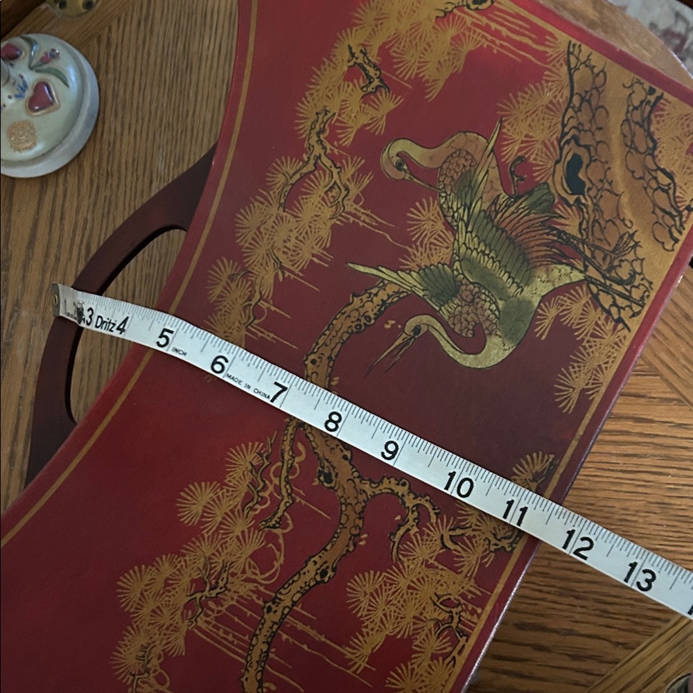 Vintage Chinoiserie-style Magazine Holder with Gold Crane and Tree Design - Picture 12 of 13